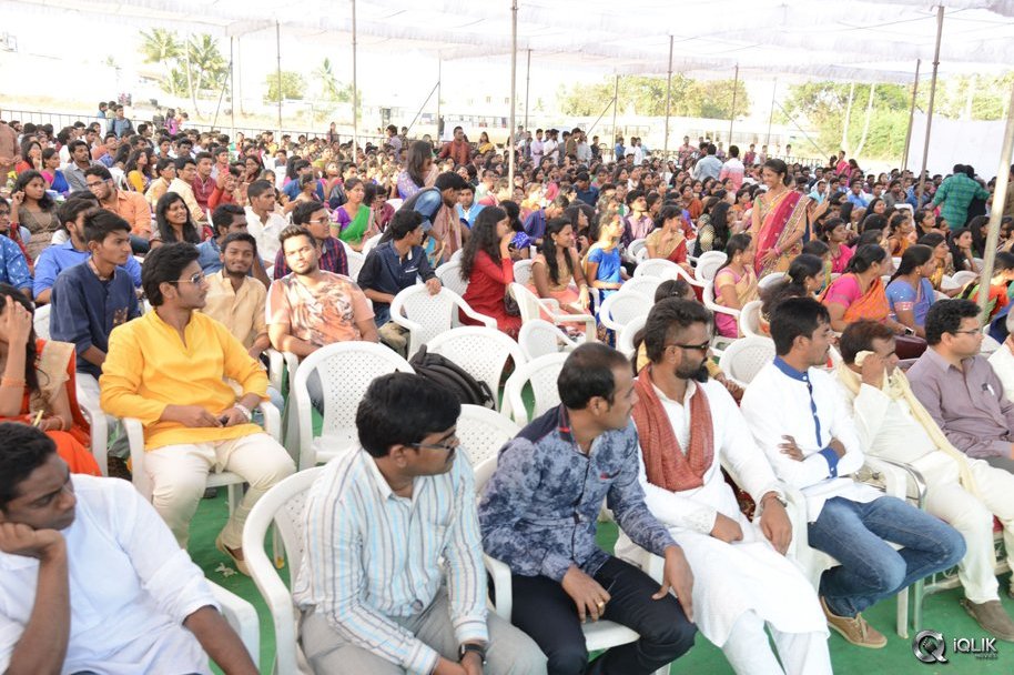 Express-Raja-Movie-Team-at-Aurora-Engineering-College